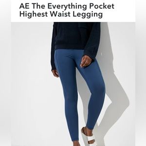 American Eagle The everything pocket legging Size Large blue like new